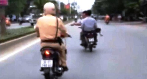 Chuyển công tác CSGT bắn đạn cao su vào người vi phạm - ảnh 1