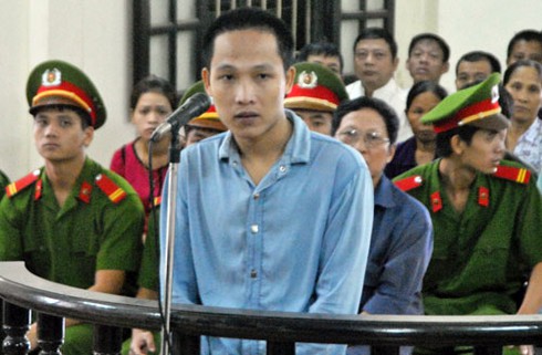 Xin lỗi không xong, tẩm xăng đốt vợ - ảnh 1