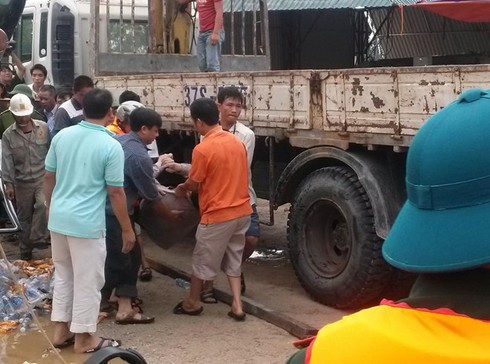 Trục vớt thi thể Phó GĐ Sở Công thương Nghệ An bị lũ cuốn - ảnh 1