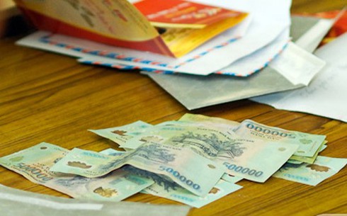 Khách đến dự cưới trộm luôn phong bì - ảnh 1