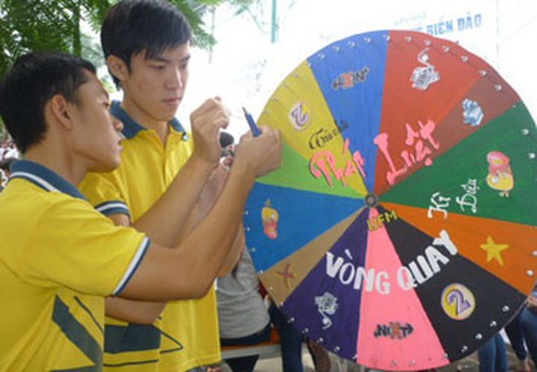 Ngày Pháp luật Việt Nam đi vào các trường - ảnh 1