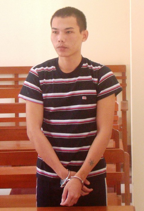 Cưỡng bức thím dâu không thành liền cuồng loạn hiếp dâm người quen - ảnh 1