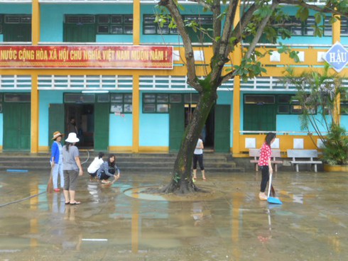 Hình ảnh lũ lụt mới nhất tại phố cổ Hội An - ảnh 1
