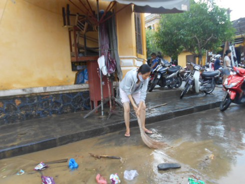 Hình ảnh lũ lụt mới nhất tại phố cổ Hội An - ảnh 7