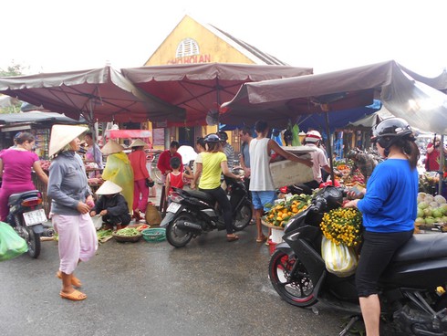 Hình ảnh lũ lụt mới nhất tại phố cổ Hội An - ảnh 9