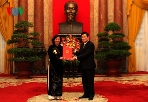 Chủ tịch nước phong hàm Đại sứ cho 22 cán bộ ngoại giao - ảnh 2