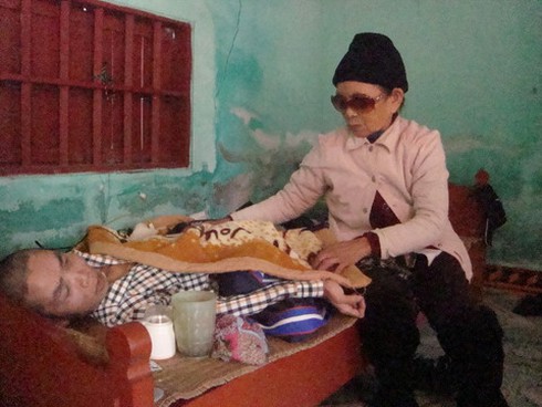 Hi hữu, người đàn ông liệt gần 40 năm bỗng ngồi dậy được - ảnh 2