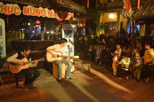 Hội An rực rỡ mừng năm mới 2014 - ảnh 5