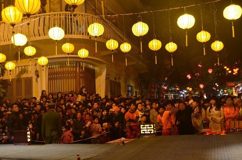Hội An rực rỡ mừng năm mới 2014 - ảnh 6