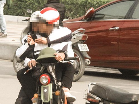 Học trò lớp 5 đã... yêu thầy! - ảnh 1