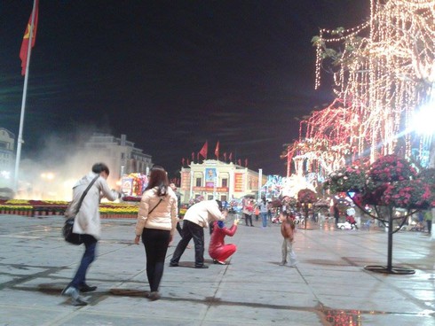 Không khí đón giao thừa Giáp Ngọ 2014 - ảnh 103