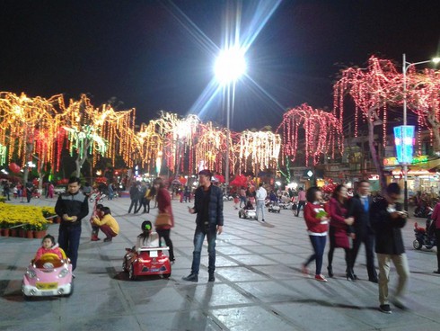 Không khí đón giao thừa Giáp Ngọ 2014 - ảnh 102