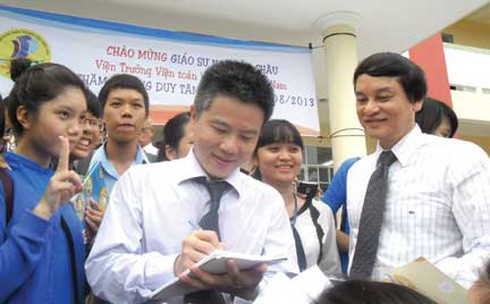 Vẻ đẹp văn học rất gần với... toán học - ảnh 1