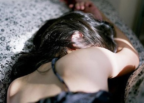 4 tên đốn mạt dựng kịch đưa thiếu nữ vào tròng - ảnh 1