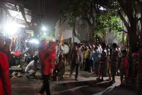 Hỗn chiến giành chỗ bán rau, một người chết - ảnh 1