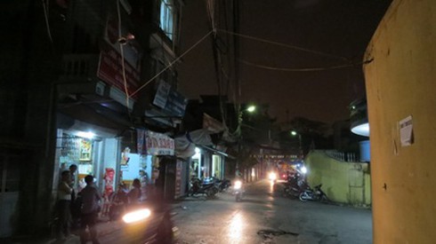 Đám trẻ ranh tưởng kẻ cướp đầu bạc có