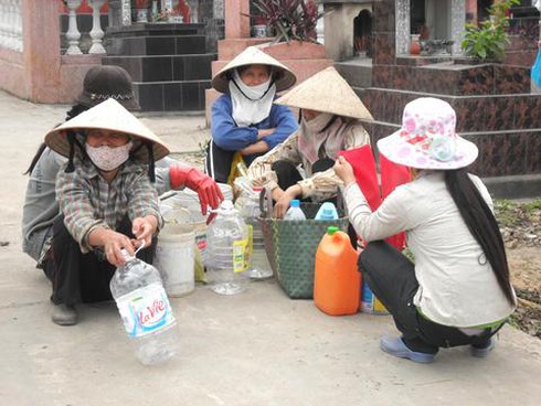 “Nghề phục vụ… người chết” trong tiết thanh minh - ảnh 1