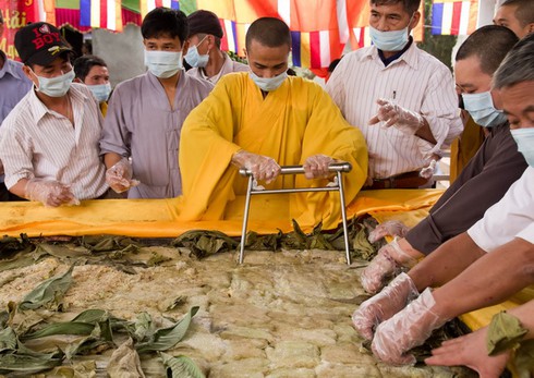 Quá trình gói bánh chưng