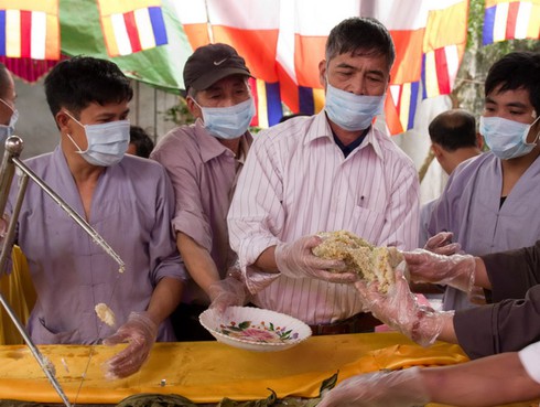 Quá trình gói bánh chưng