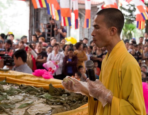 Quá trình gói bánh chưng