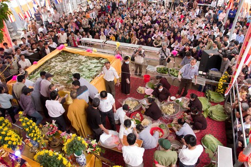 Quá trình gói bánh chưng