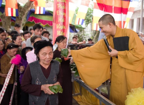 Quá trình gói bánh chưng