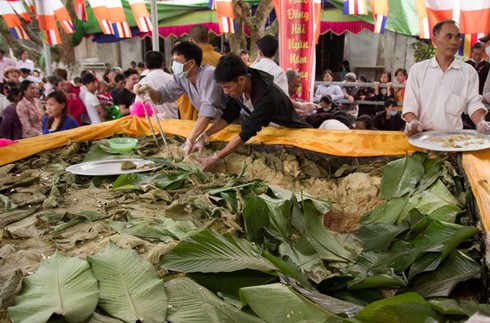 Quá trình gói bánh chưng