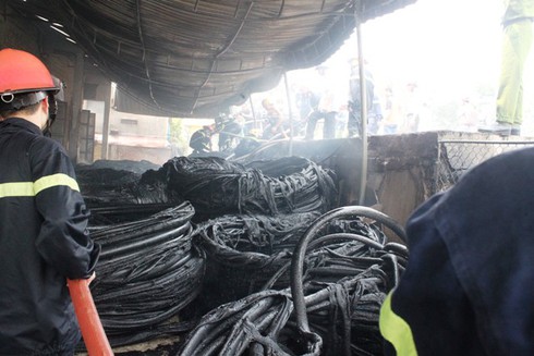 Bất ngờ cháy dữ dội ở nhà máy nước Hà Tĩnh - ảnh 1