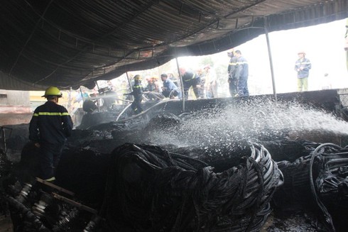 Bất ngờ cháy dữ dội ở nhà máy nước Hà Tĩnh - ảnh 2