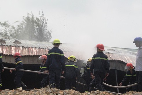 Bất ngờ cháy dữ dội ở nhà máy nước Hà Tĩnh - ảnh 3