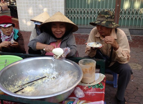 Người 50 năm bán xôi: