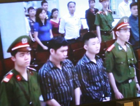 Hình ảnh đầu tiên phiên xử vụ