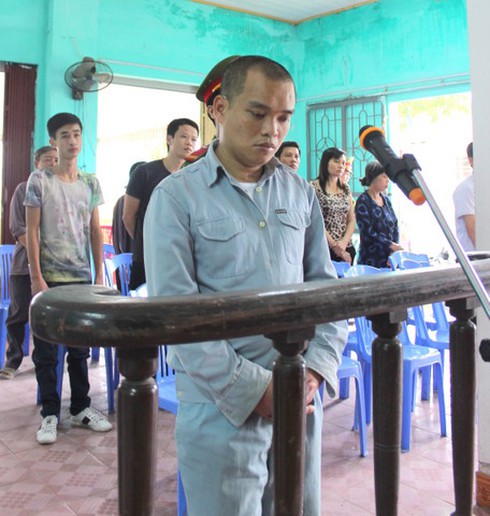 Đi tù... chỉ vì