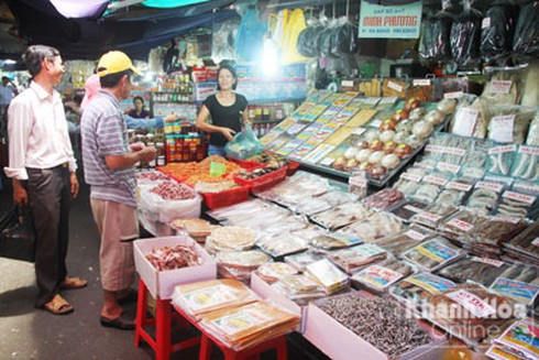 Hải sản khô: rửa nước sông nổi rác, phơi ruồi nhặng bu đen - ảnh 5