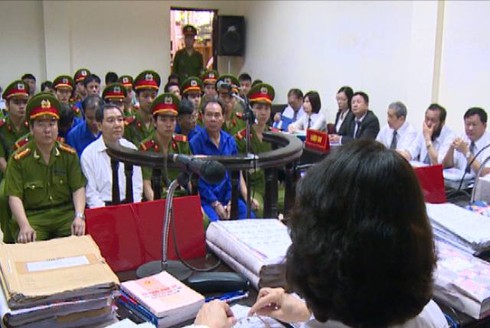 Luật sư bảo vệ Dương Chí Dũng đề nghị trả hồ sơ, điều tra lại - ảnh 1