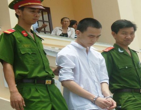 Bé gái lớp 6 bán xe đạp theo