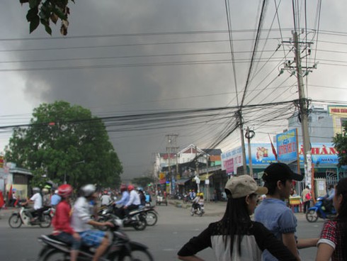 Không thể yêu nước bằng đập phá! - ảnh 2