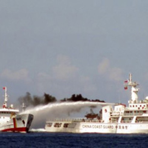 Không thể yêu nước bằng đập phá! - ảnh 1