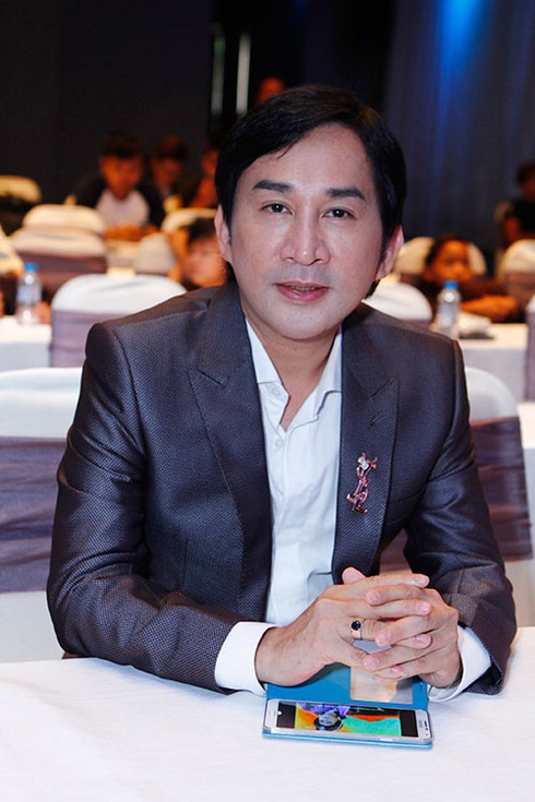 Phi Nhung cùng con nuôi kêu gọi góp quỹ