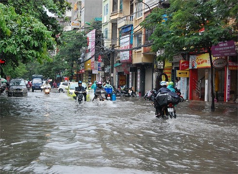 Dự báo thời tiết ngày 28/5: Hà Nội mưa dông, cảnh báo ngập lụt - ảnh 1