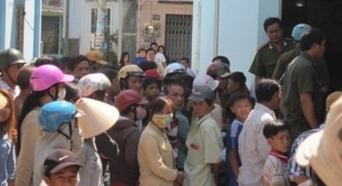 Mất mạng vì đưa dao cho vợ rồi thách thức