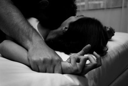 Đe dọa chặt tay, tạt axit... để cưỡng dâm, tống tiền nữ sinh - ảnh 1