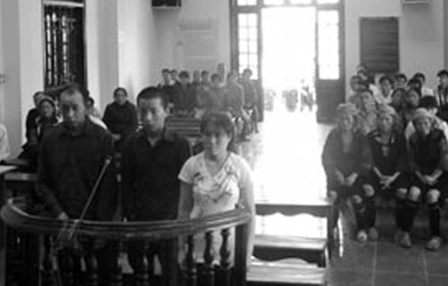 Đánh đến chết kẻ trộm gà, 3 cha con lĩnh án - ảnh 1