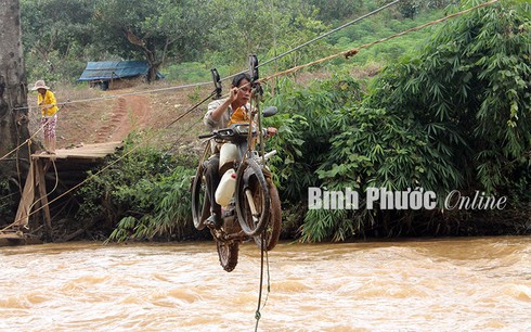 Bình Phước: Đánh đu trên mặt sông Lấp - ảnh 2