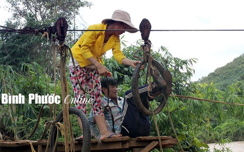 Bình Phước: Đánh đu trên mặt sông Lấp - ảnh 4