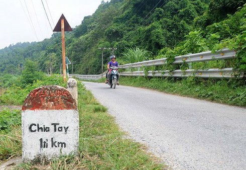 Vẫn “trắng xóa” trên cột cây số “Tình Yêu” – “Chia Tay” - ảnh 2