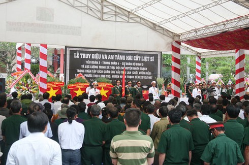 Chủ tịch nước dự lễ truy điệu các liệt sĩ tại Nhơn Trạch, Đồng Nai - ảnh 9