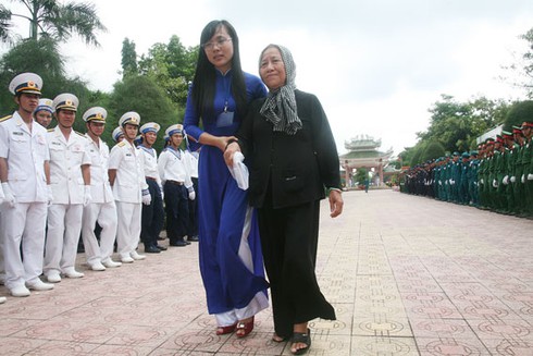 Chủ tịch nước dự lễ truy điệu các liệt sĩ tại Nhơn Trạch, Đồng Nai - ảnh 10