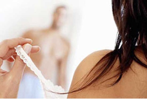 Em gái trẻ rời nhà, gặp bạn trai “làm chuyện vợ chồng” - ảnh 1