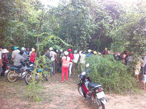 Thiếu nữ bị đập đầu, siết cổ đến chết trong rừng sến - ảnh 1